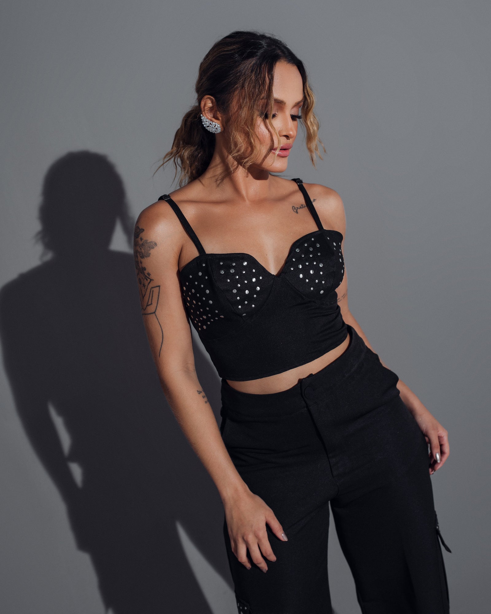 CROPPED BUSTIER COM TACHAS