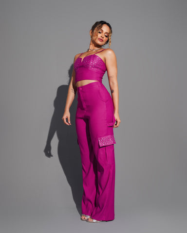CALÇA CARGO COM TACHAS